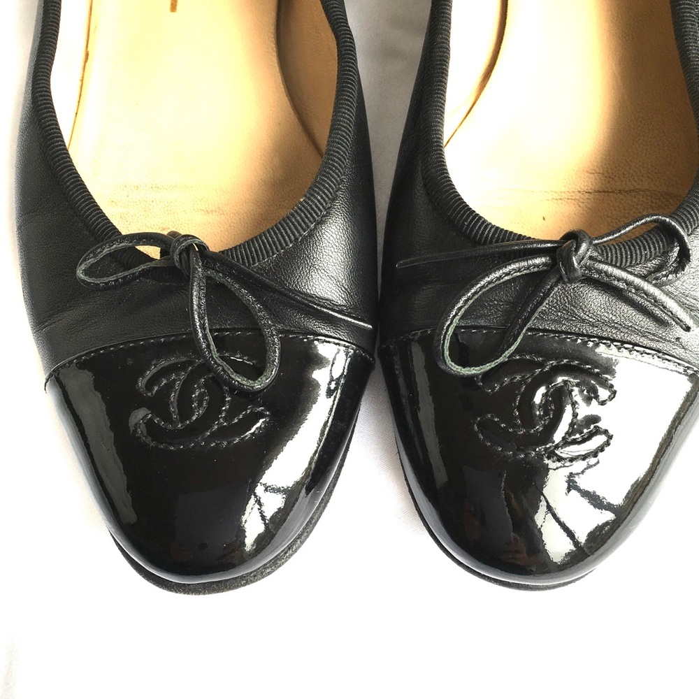 Chanel Lamb Leather Cap Toe Ballet Flat - Picture 2 of 8